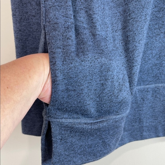 Old Navy Active Funnel Neck Knit Top Navy Blue Pockets Hi Low Hem Pullover M - Picture 7 of 10